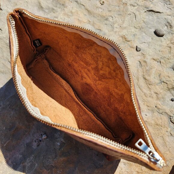 Portland Leather Utility Bag Cinnamon Bear Brown/Red Pebbled Leather Gold Zipper - Picture 5 of 10